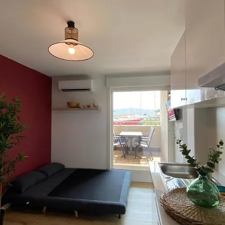 T3 De Charme Climatise - Piscine - A 5 Min Apartment